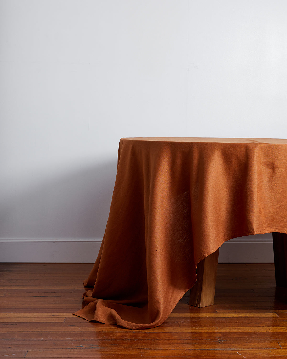 BedThreads-Tablecloth-2437_1200x_fb593b04-43b3-464a-94be-50585b6469e4.jpg