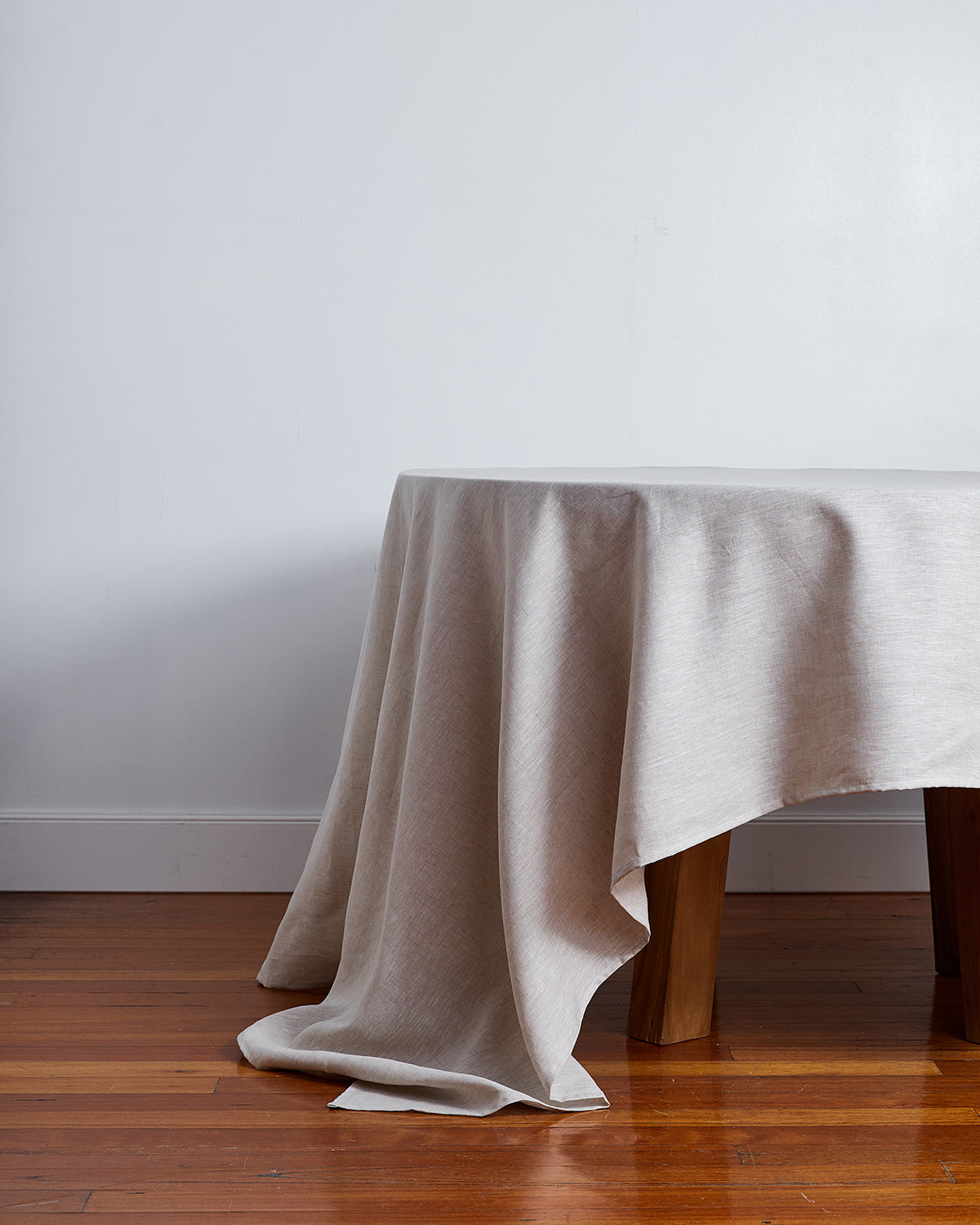 BedThreads-Tablecloth-2470_1200x_16c5cd4a-b68a-49c5-af94-8c31f5ab6b21.jpg