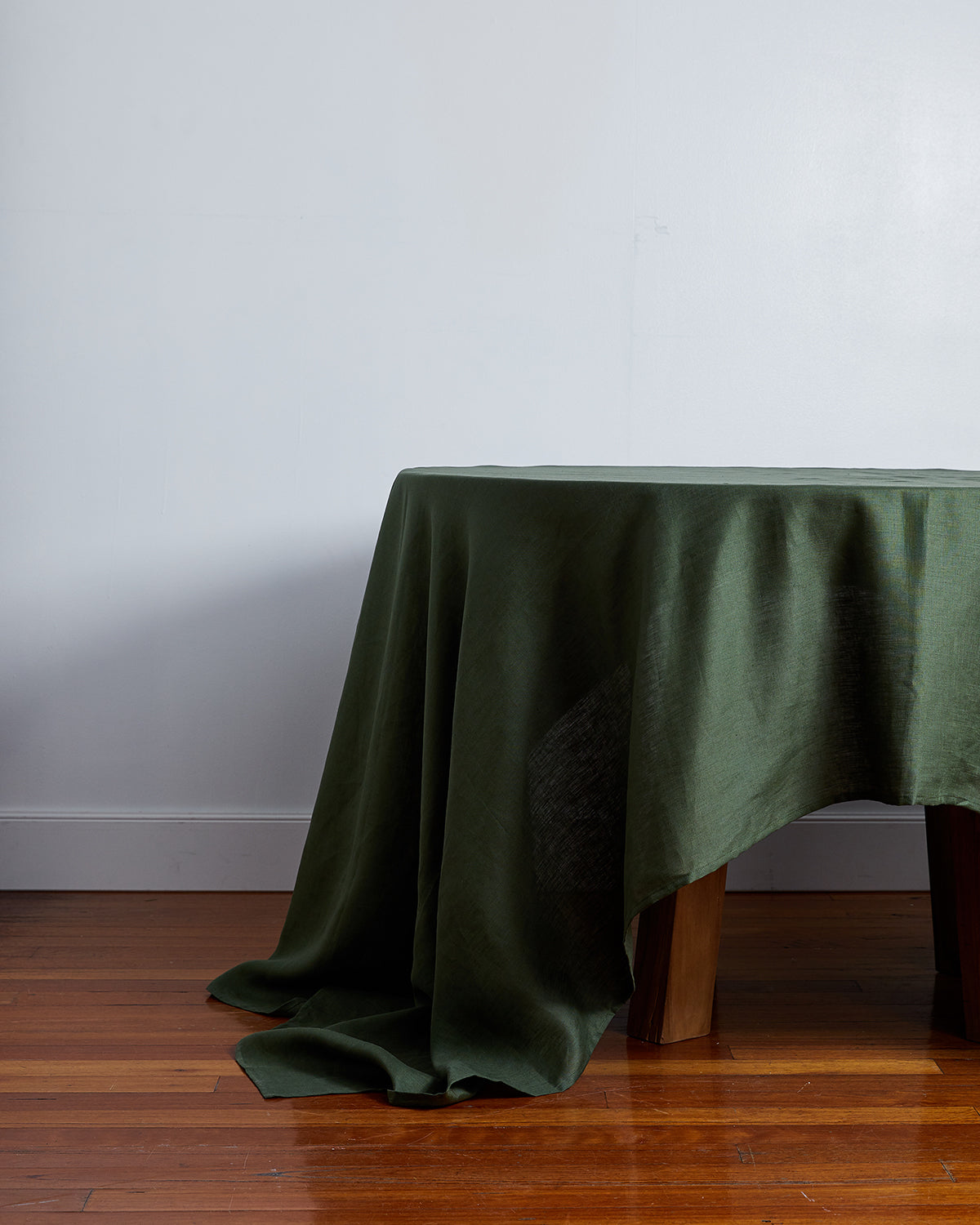 BedThreads-Tablecloth-2490_1200x_63f74c3f-3d22-4839-9981-5f1e383f0039.jpg