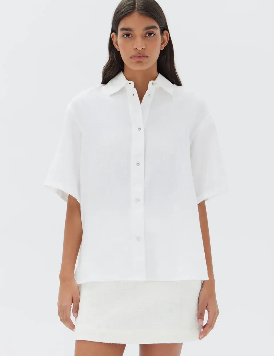 CorinneLinenShirtWhite_2098_960x_a43b13b2-3d1c-4c12-bee6-2eb03badcc34.webp