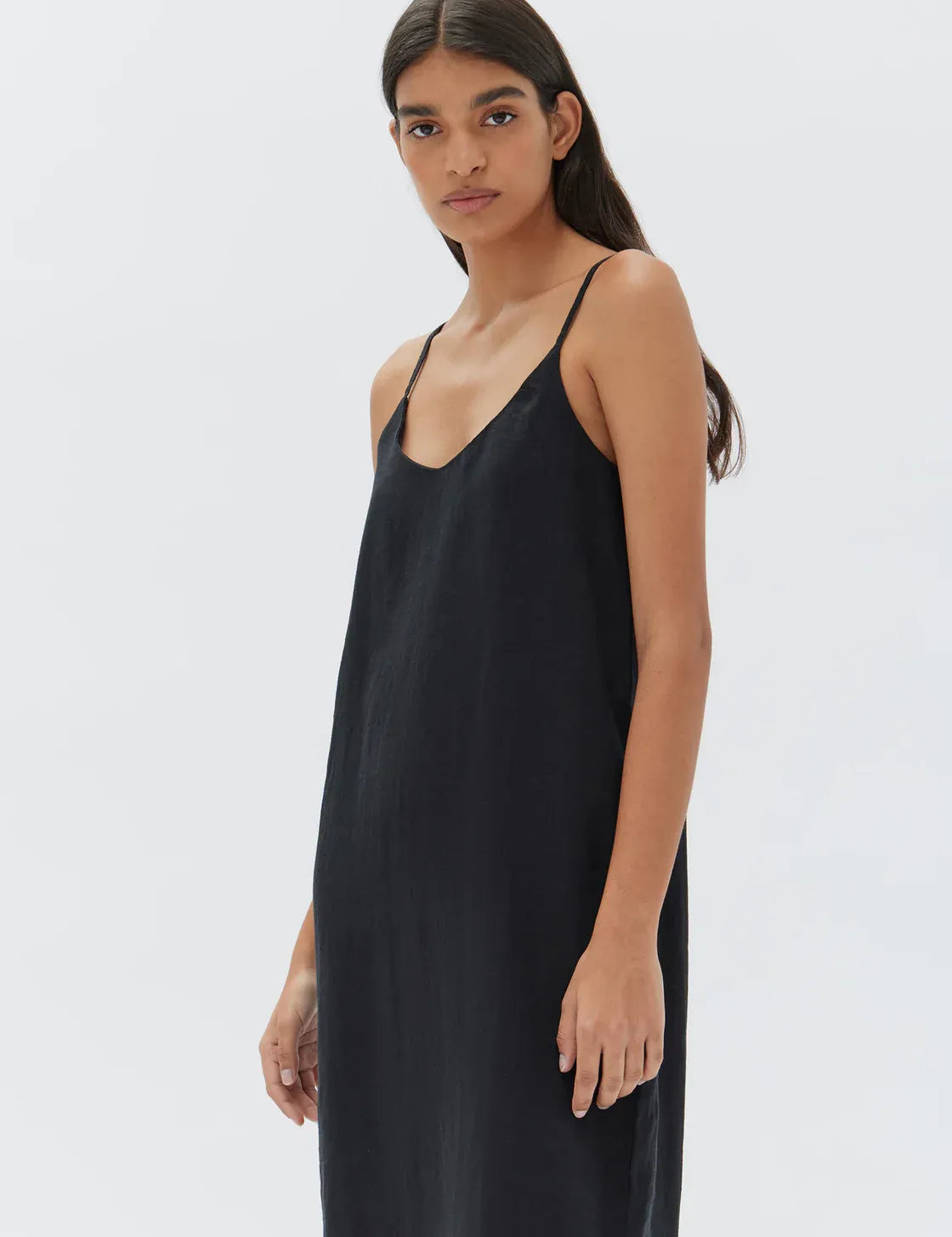 Linen_Slip_Dress_Black_1650_1120x_ae9a0d29-a4b0-42d3-8df2-49b952b5250a.webp