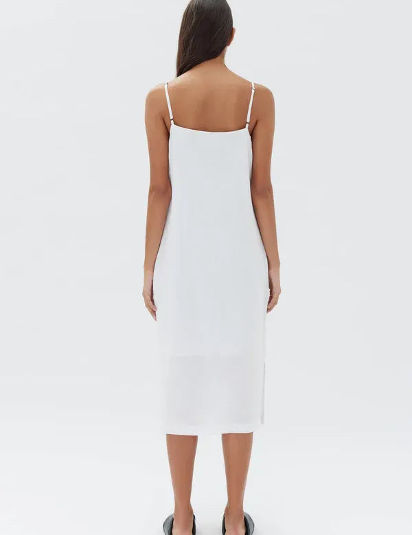 Linen_Slip_Dress_White_2425_600x_efeb0c35-6399-4b2d-b20d-e34995c3b0fb.webp