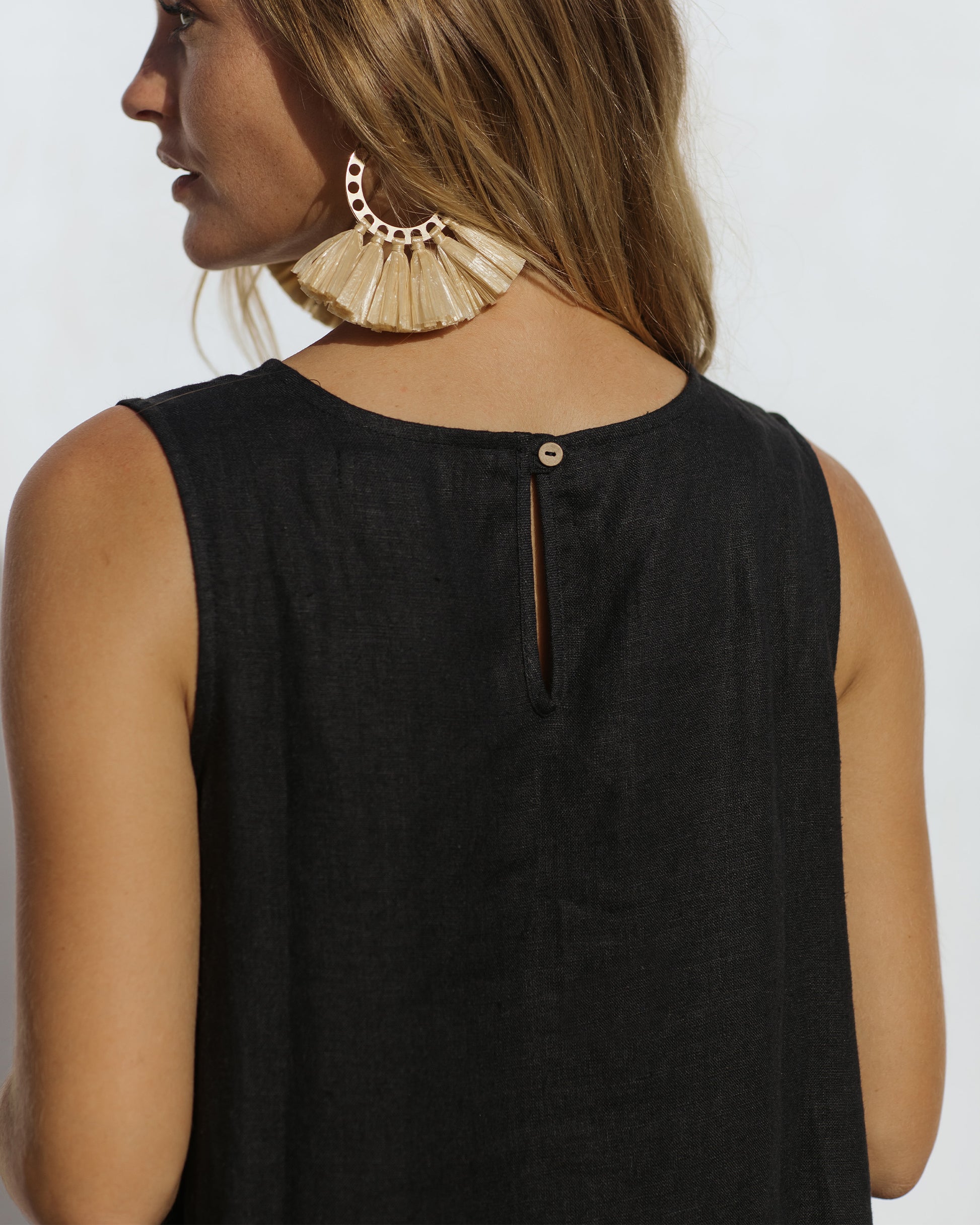 Meghan Markle Royal Toscana Linen Dress in Black and White