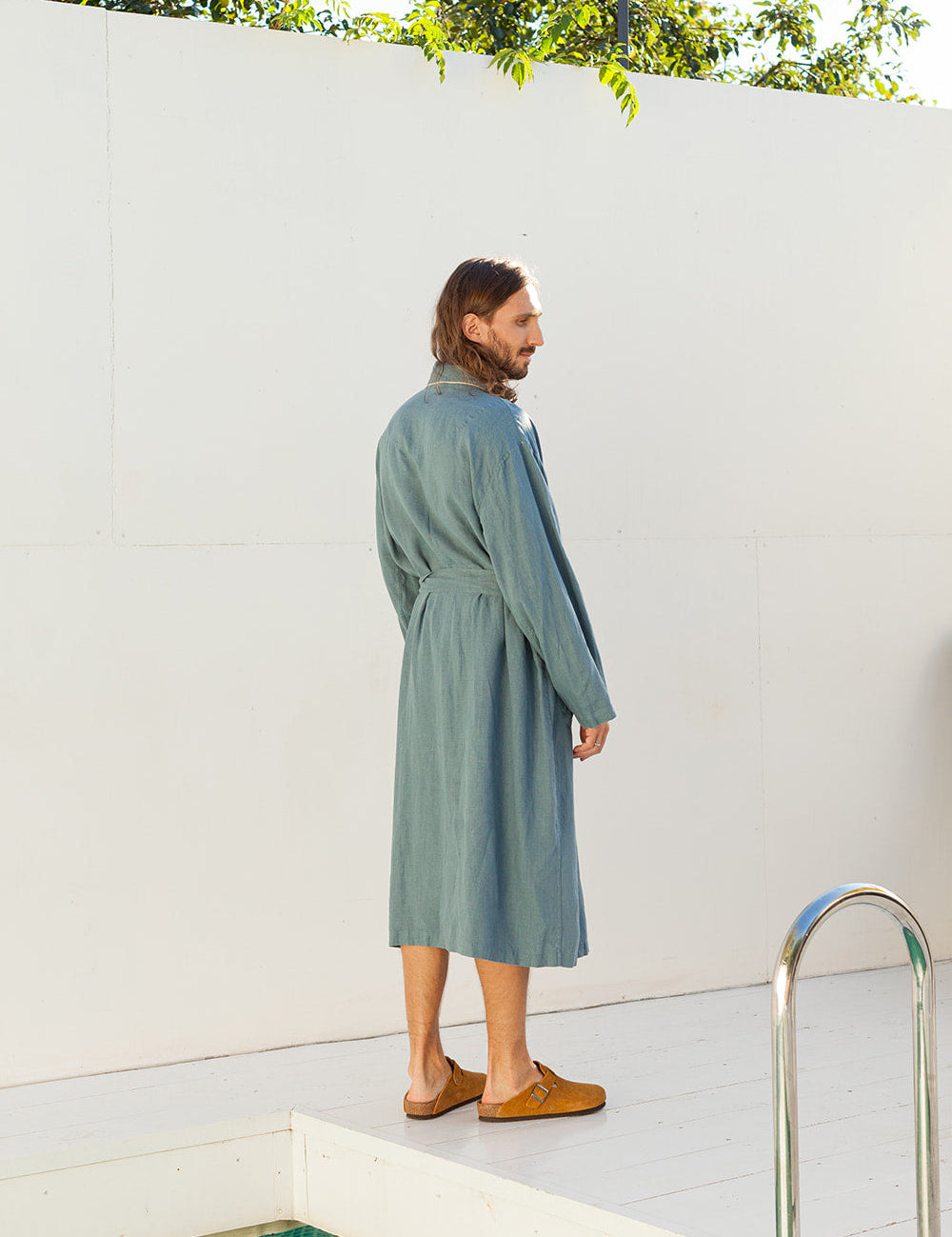 blue-bathrobe-men_1120x_1c8aa027-50a6-414b-b628-93abe7d80a53.jpg