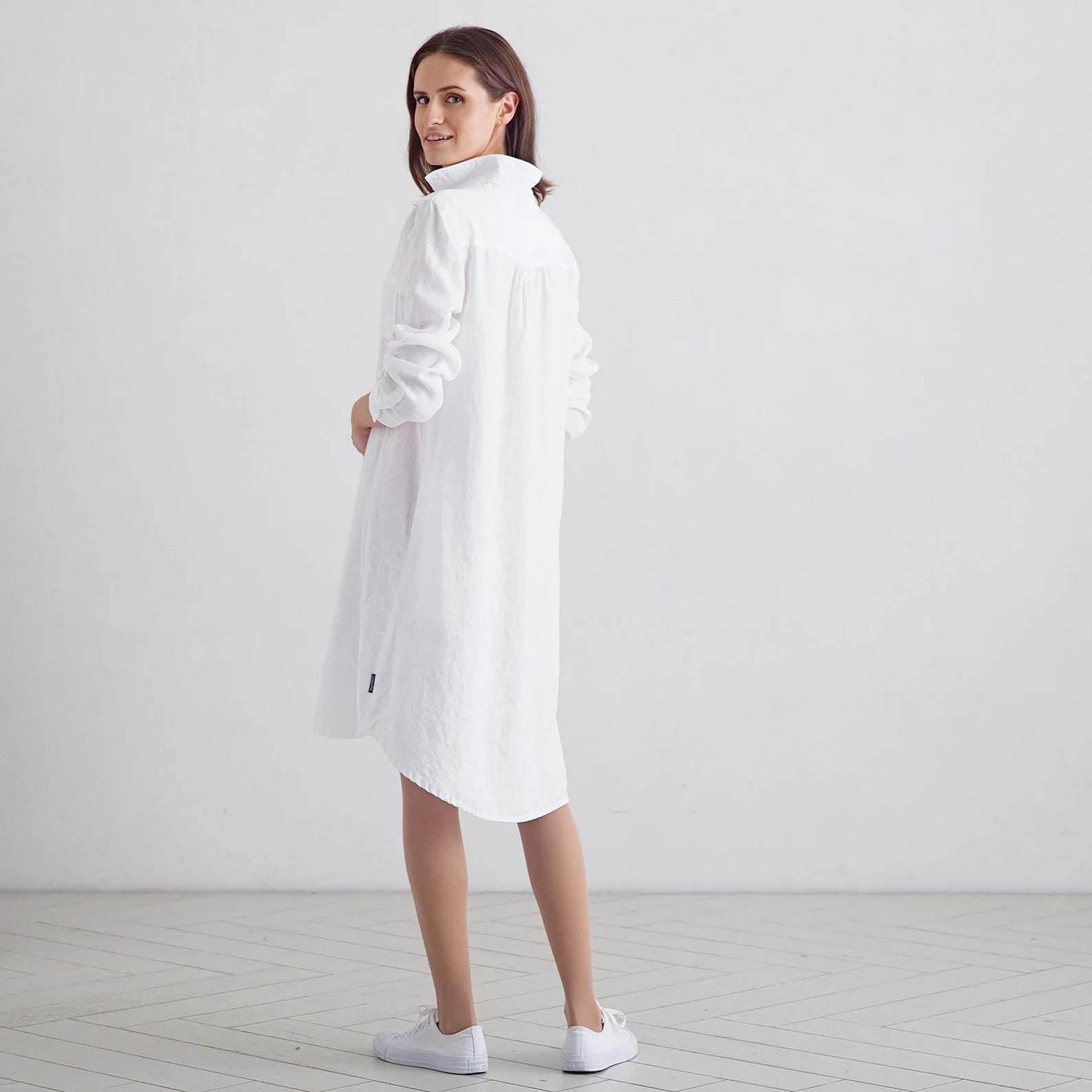 White A Shape long sleeves silhouette dress