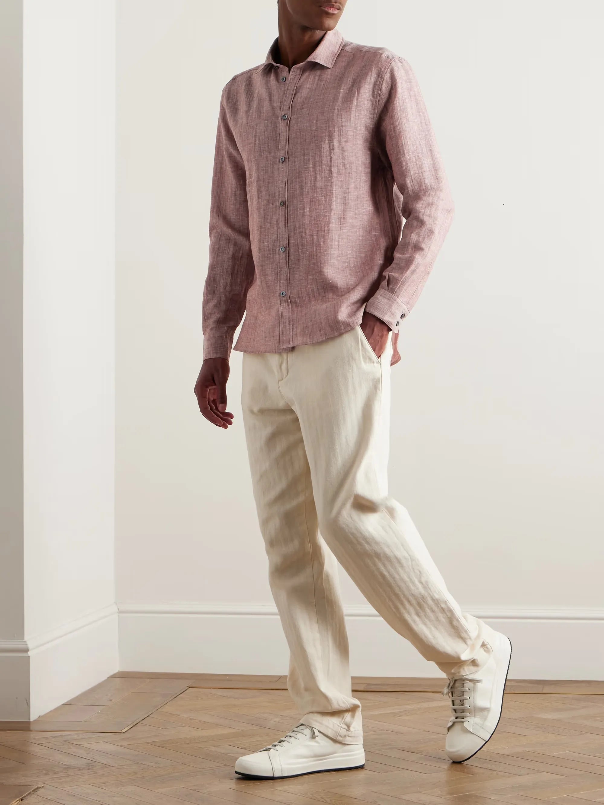 Cutaway-Collar Linen and Cotton-Blend Shirt